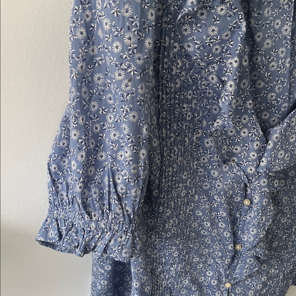 GAP Blue Floral Ruffle Front Button Blouse - Picture 4 of 5